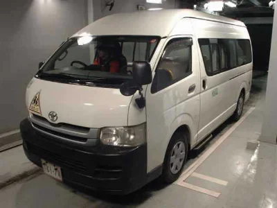 TOYOTA HIACE VAN