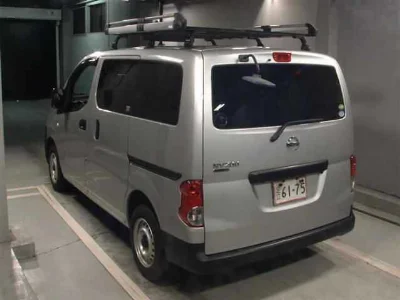 NISSAN NV200