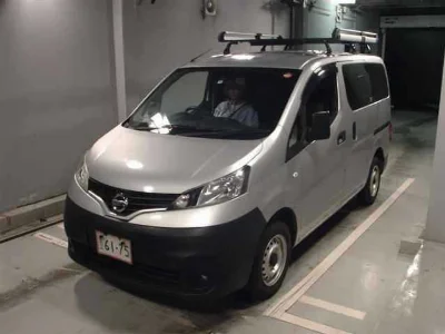 NISSAN NV200