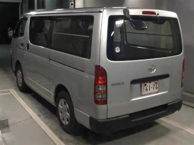 TOYOTA HIACE VAN