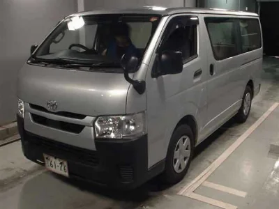 TOYOTA HIACE VAN