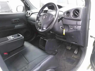 TOYOTA BB