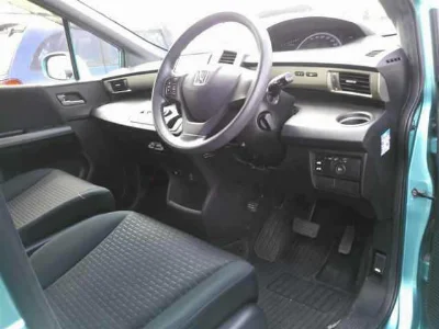HONDA FREED SPIKE