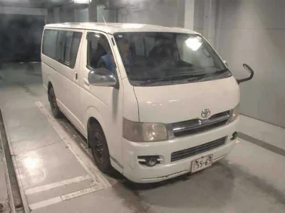 TOYOTA HIACE VAN