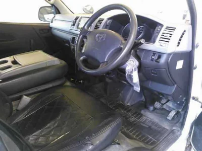 TOYOTA HIACE VAN
