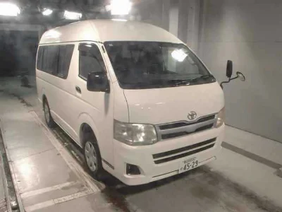 TOYOTA HIACE VAN