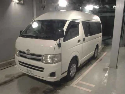 TOYOTA HIACE VAN