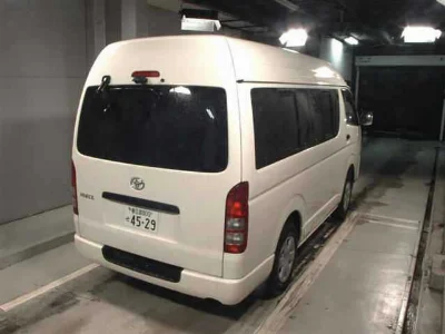 TOYOTA HIACE VAN