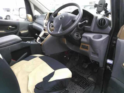 NISSAN NV200