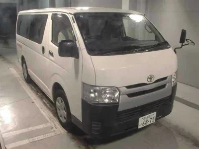 TOYOTA REGIUS VAN
