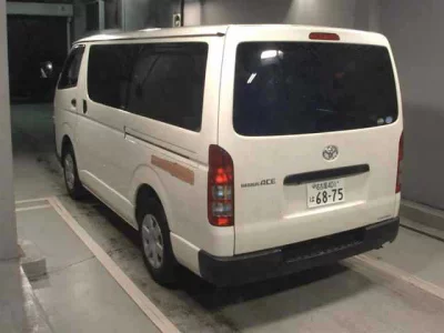 TOYOTA REGIUS VAN