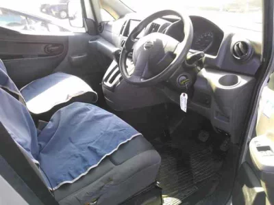 NISSAN NV200