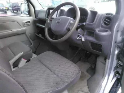 NISSAN CLIPPER VAN