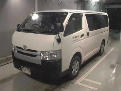 TOYOTA HIACE VAN