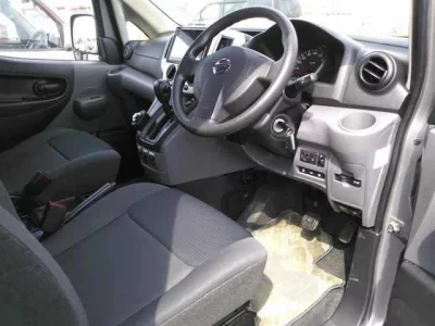 NISSAN NV200