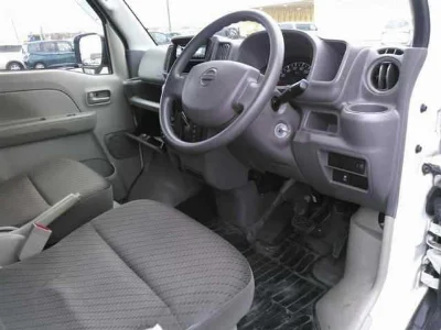 NISSAN CLIPPER VAN