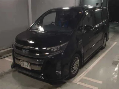TOYOTA NOAH