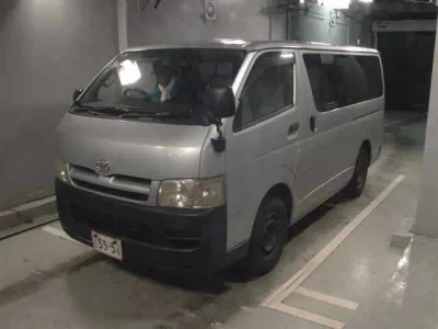 TOYOTA HIACE VAN