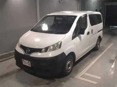 NISSAN NV200