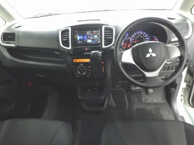 MITSUBISHI DELICA D2