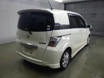 HONDA FREED SPIKE