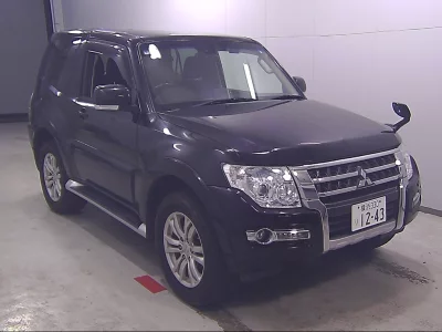 MITSUBISHI PAJERO