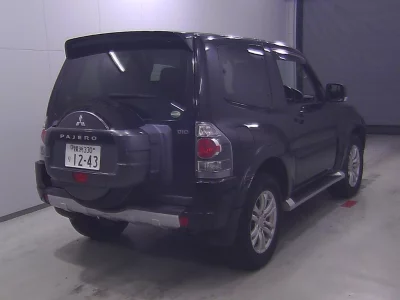 MITSUBISHI PAJERO
