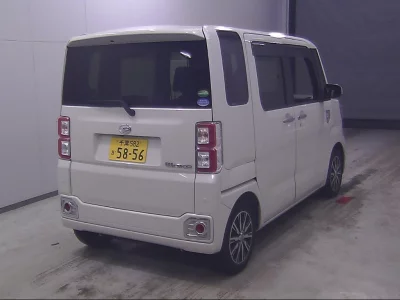 DAIHATSU WAKE