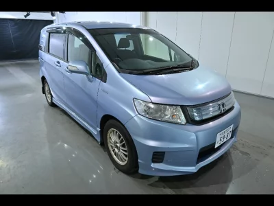 HONDA FREED SPIKE