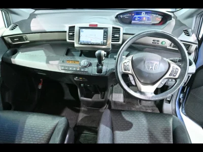 HONDA FREED SPIKE