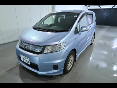 HONDA FREED SPIKE