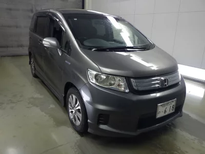 HONDA FREED SPIKE