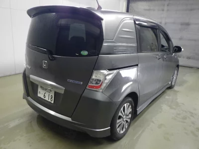 HONDA FREED SPIKE
