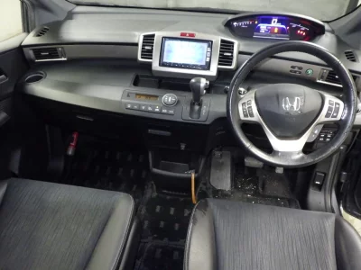 HONDA FREED SPIKE