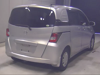 HONDA FREED SPIKE