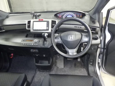 HONDA FREED SPIKE