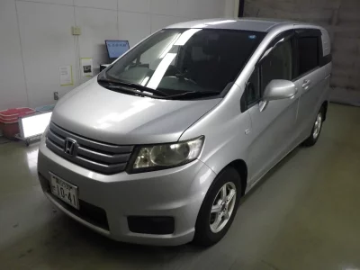 HONDA FREED SPIKE