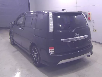 TOYOTA ISIS