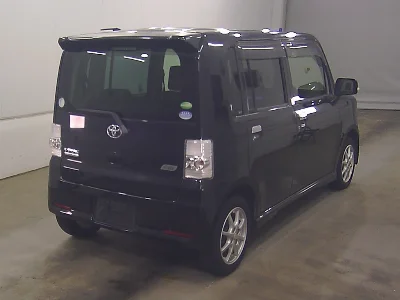 TOYOTA PIXIS SPACE