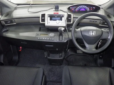 HONDA FREED SPIKE