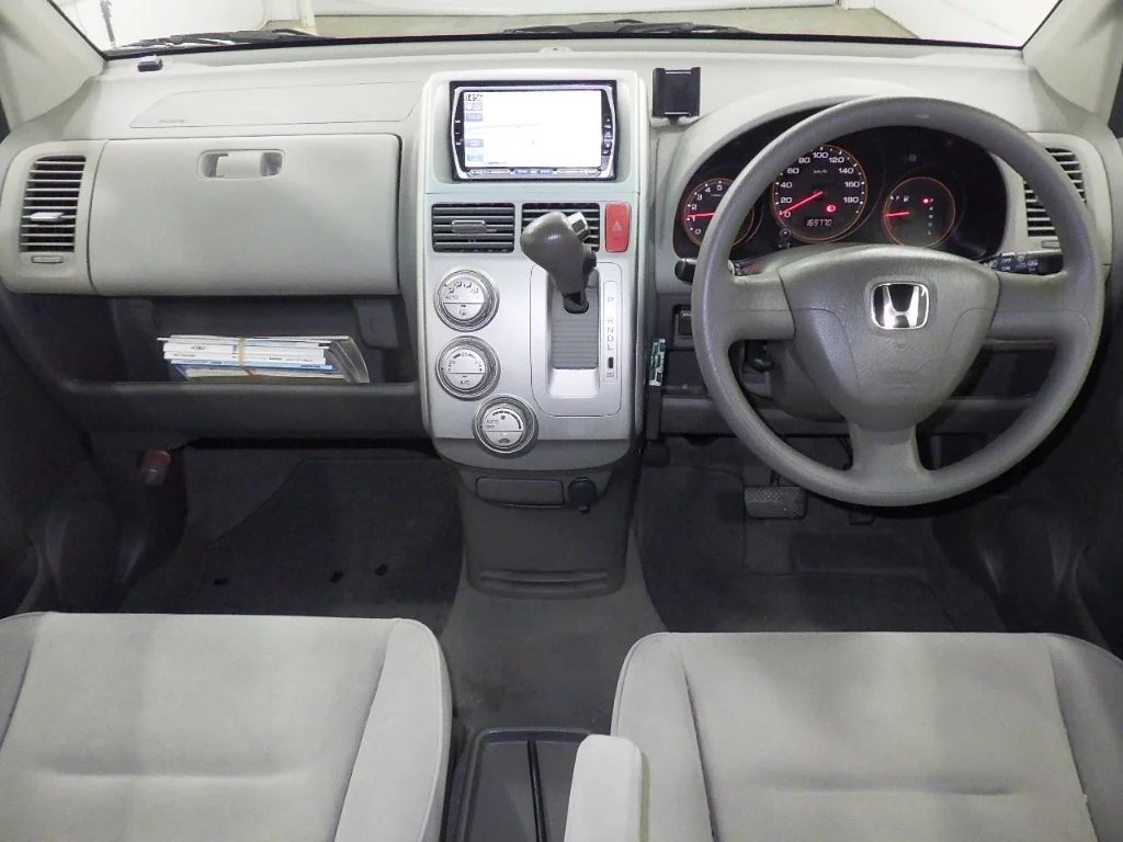 Honda Mobilio  с аукциона в Японии