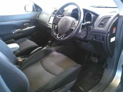 MITSUBISHI RVR