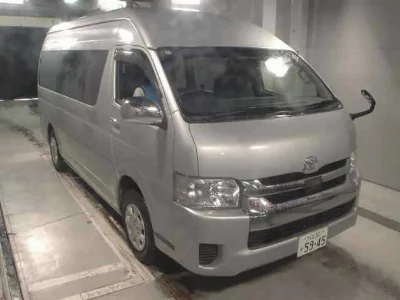 TOYOTA HIACE