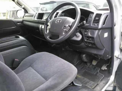 TOYOTA HIACE