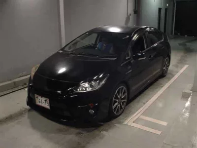TOYOTA PRIUS