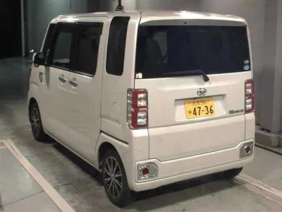DAIHATSU WAKE