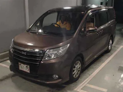TOYOTA NOAH
