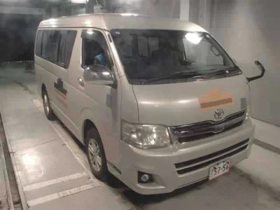 TOYOTA HIACE