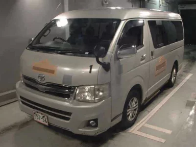 TOYOTA HIACE