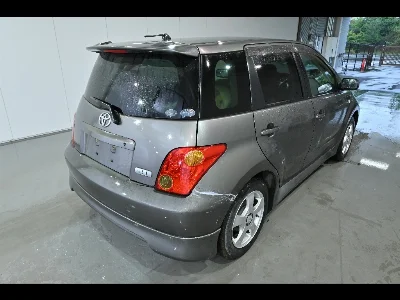 TOYOTA IST
